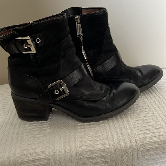 Donald J. Pliner leather ankle boots - Picture 3 of 16